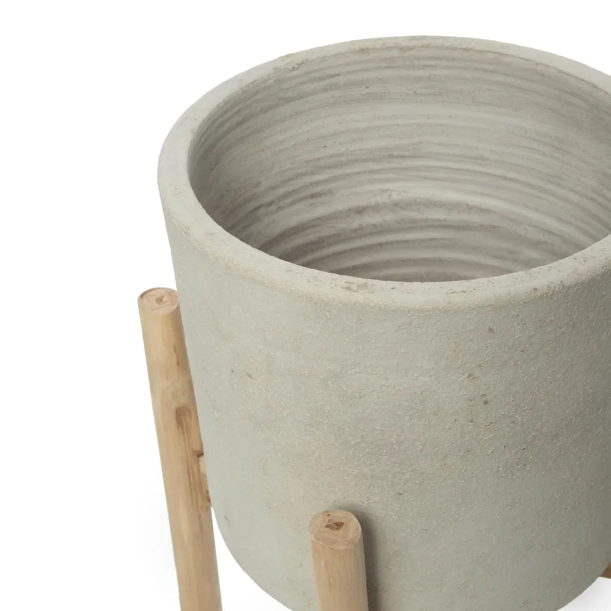 The Chalk Low - Concrete Natural - S in terracotta — handmade luxury planter curated by Laiyahome — view 4