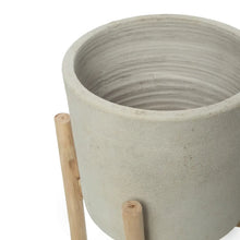 The Chalk Low - Concrete Natural - S in terracotta — handmade luxury planter curated by Laiyahome — view 4