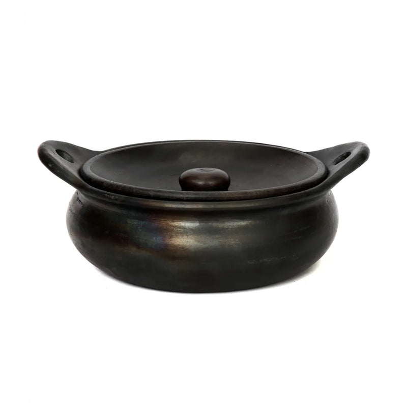 The Burned Pot - Black in terracotta — handmade luxury stock pot curated by Laiyahome