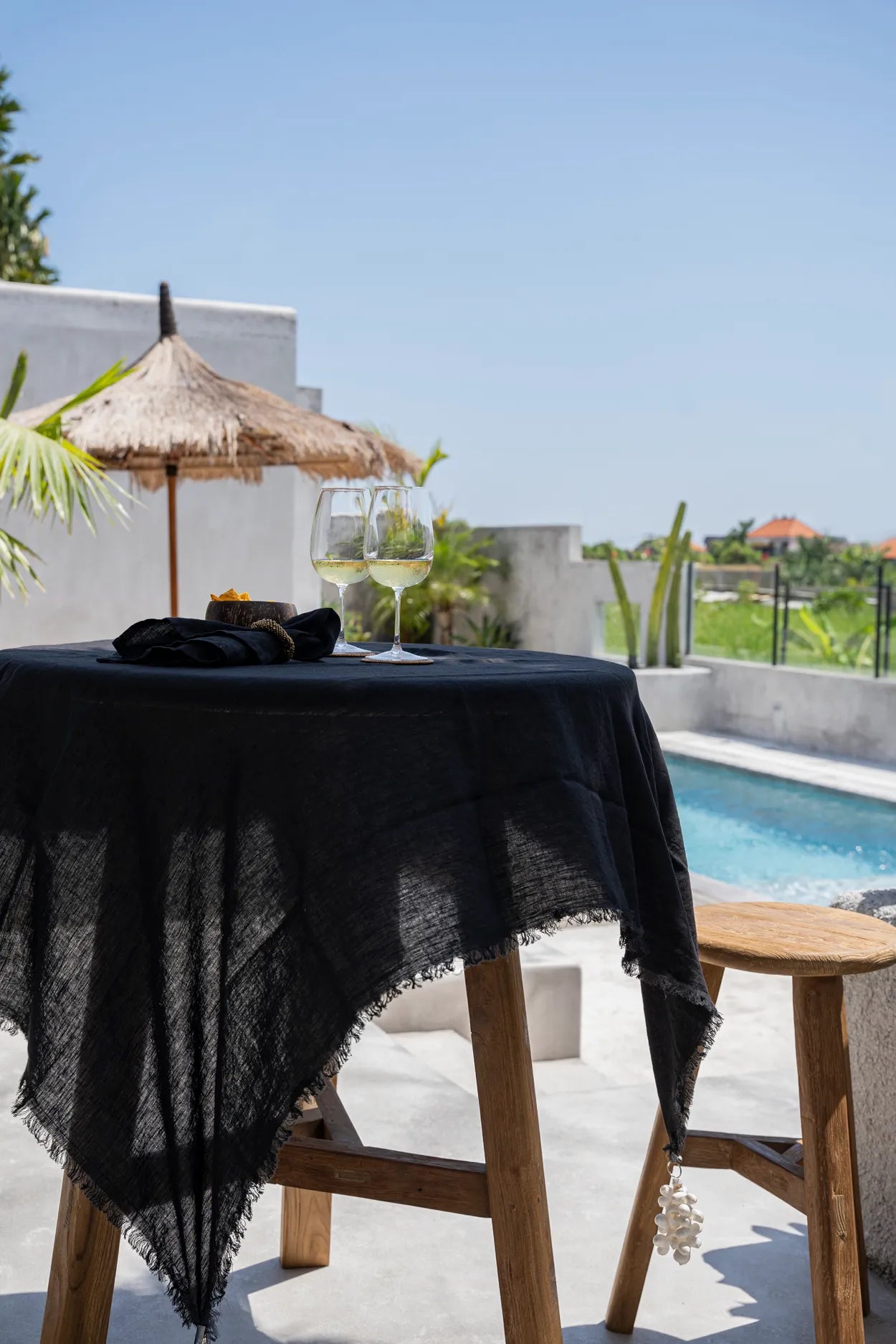 The Linen Tablecloth - Black - 150x200 in linen — handmade luxury tablecloth curated by Laiyahome — view 4