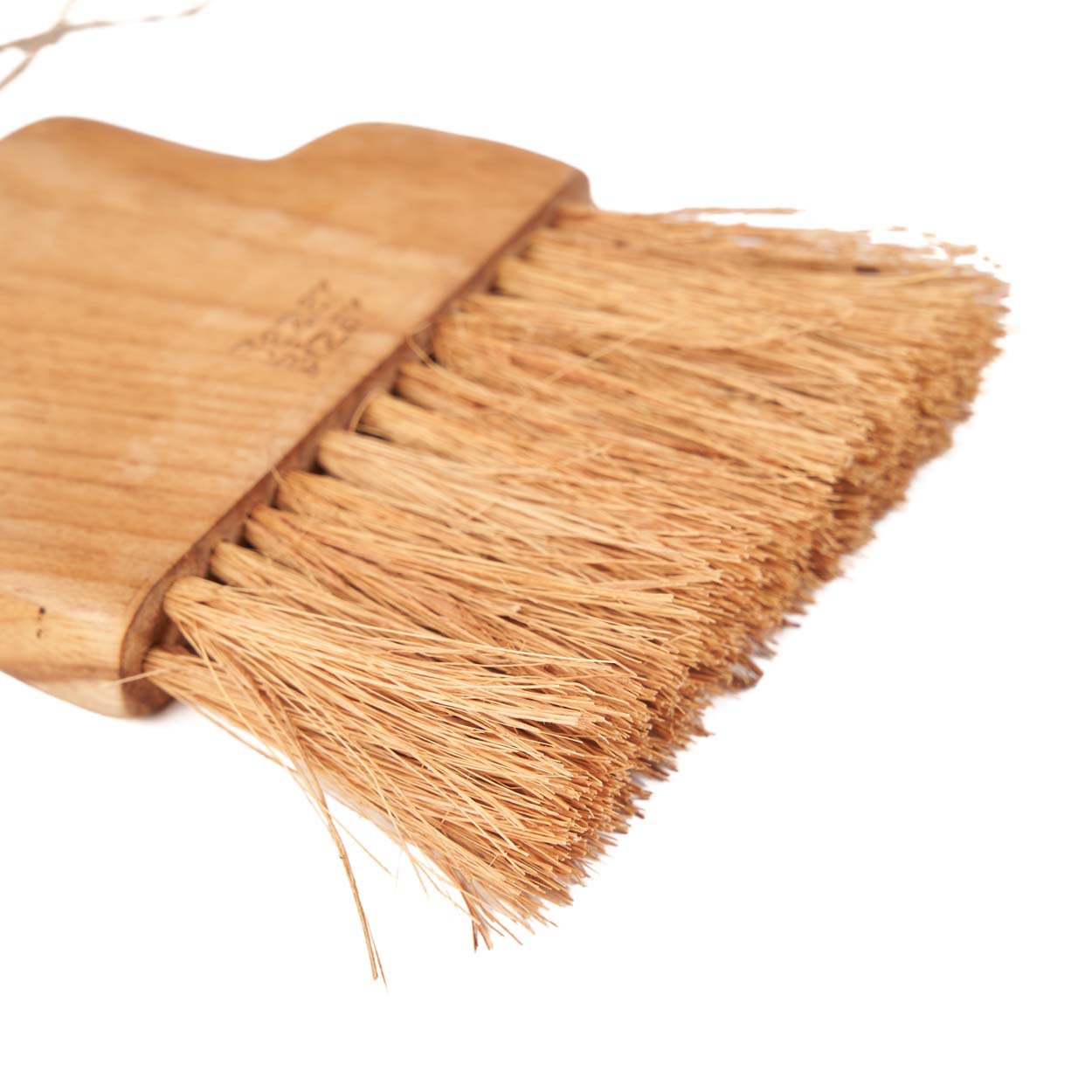 The Osta Brush - Natural in wood — handmade luxury broom curated by Laiyahome — view 2