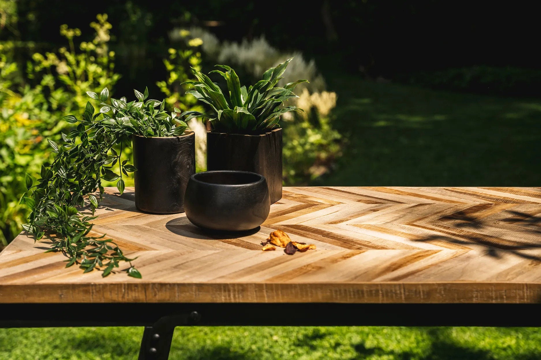 The Bondi Holder #1 - Round in wood — handmade luxury vase curated by Laiyahome — view 2