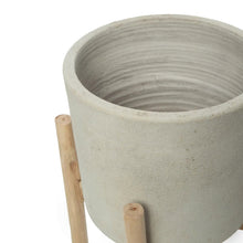 The Chalk Low - Concrete Natural - S in terracotta — handmade luxury planter curated by Laiyahome — view 2