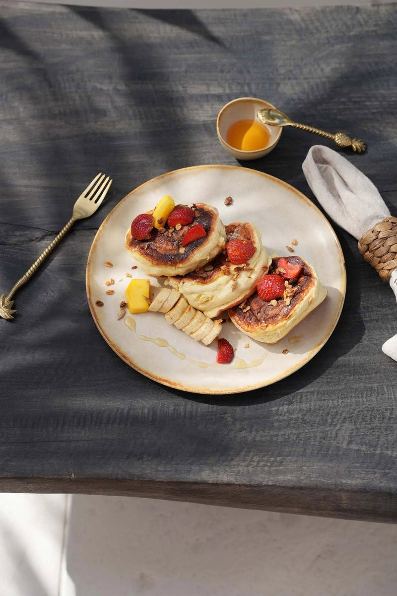 The Cascais Salad Plate – stoneware dinner plate in white – product view 2