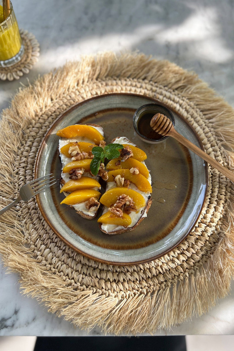 The Comporta Salad Plate - M – stoneware dinner plate – product view 2