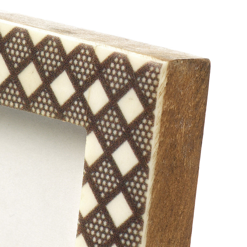 The Diamond Cut Frame - White Brown - 5x7 in polyresin — handmade luxury picture frame curated by Laiyahome — view 2