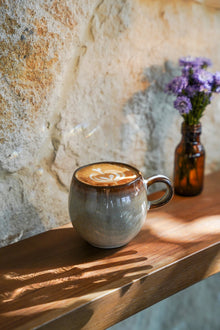The Comporta Mug - M – stoneware mug in multicolour – product view 2