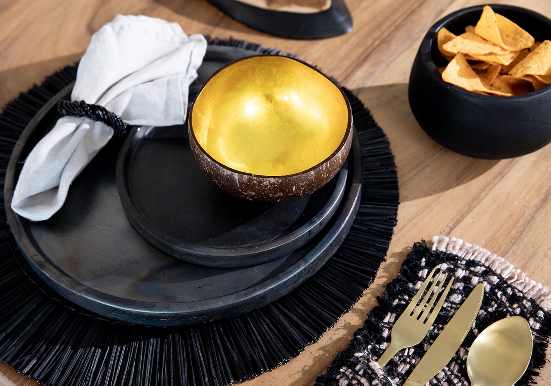 The Beaded Napkin Ring - Black – plastic napkin in black – product view 2