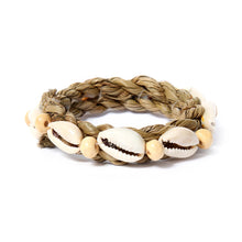 The Shell Napkin Ring – seagrass napkin – product view 1