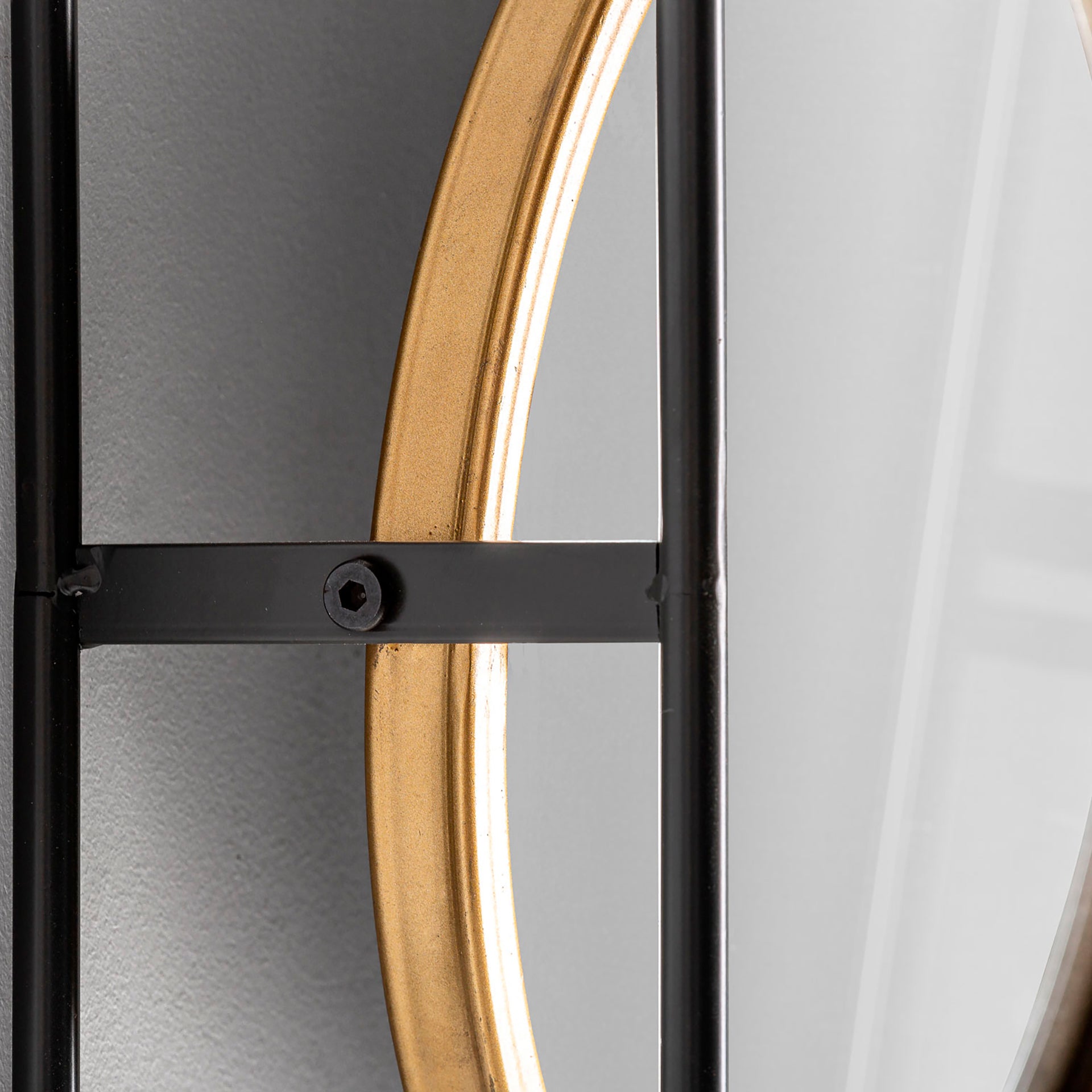 The Varese Mirror — industrial mirror in solid iron from Laiyahome