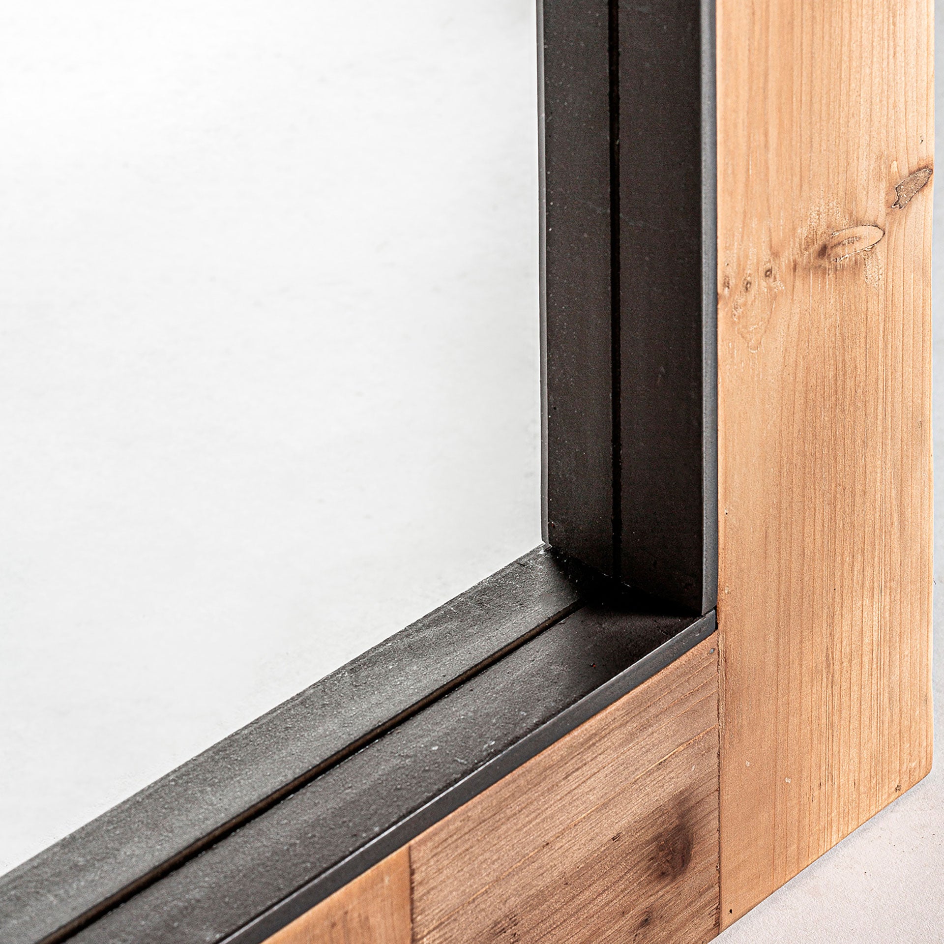 The Gien Mirror — industrial mirror in solid fir wood from Laiyahome