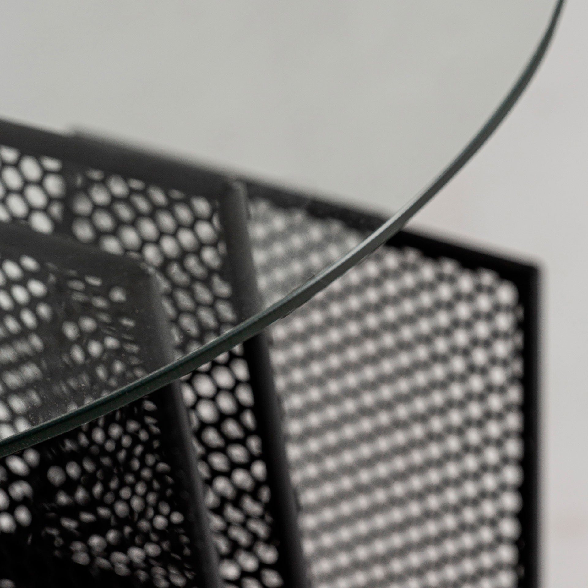 The Fussen Side Table — Art Deco side table in solid iron from Laiyahome
