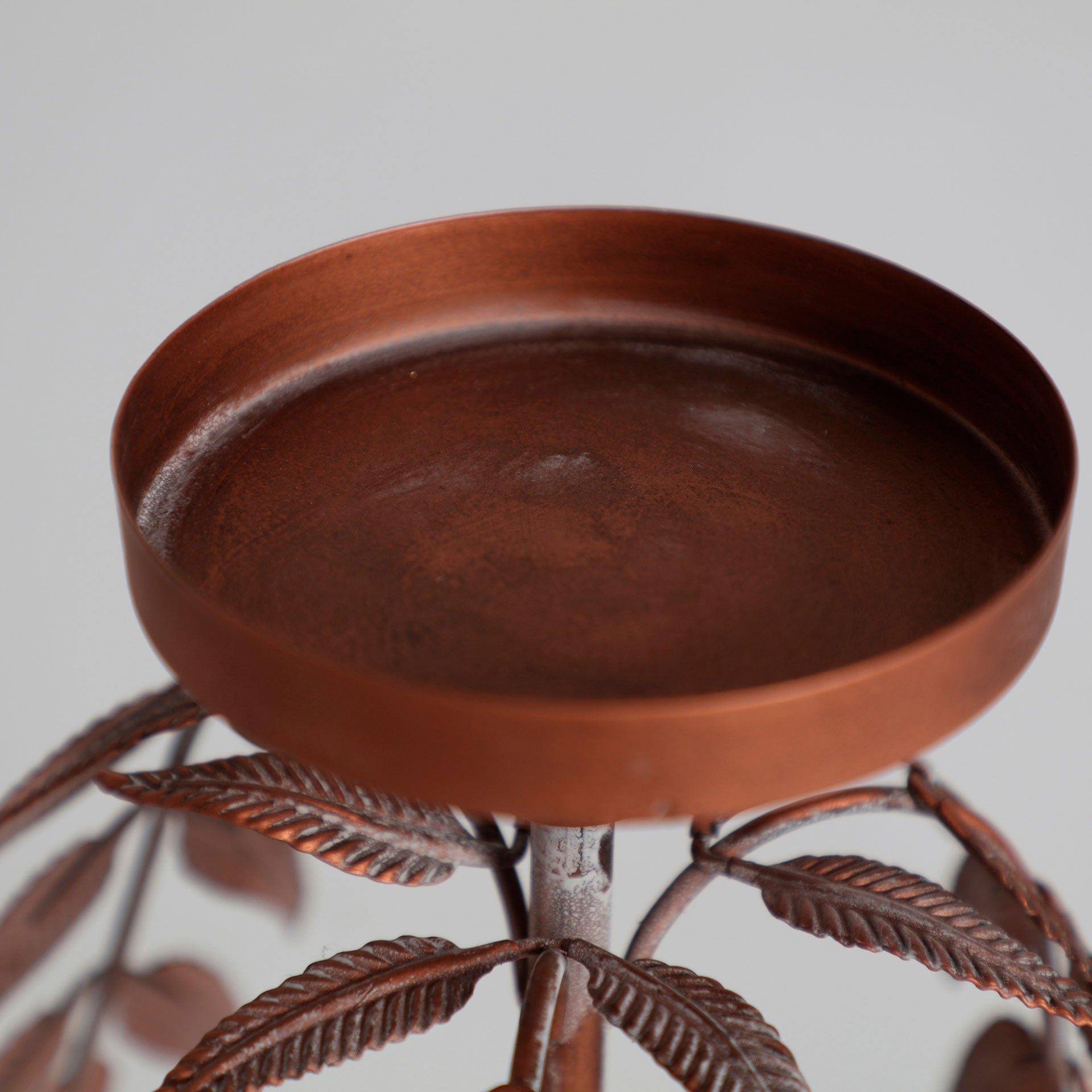 The Palmera Lucerna Candelabra — Art Deco candle holder in solid iron from Laiyahome