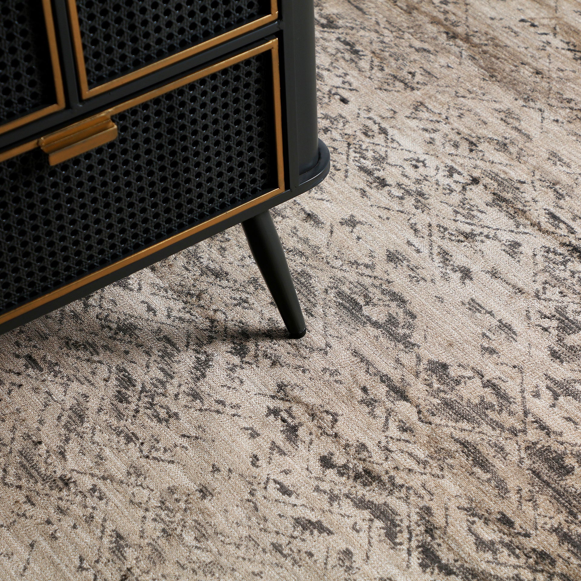 The Elian Carpet — contemporary rug in viscose blend from Laiyahome