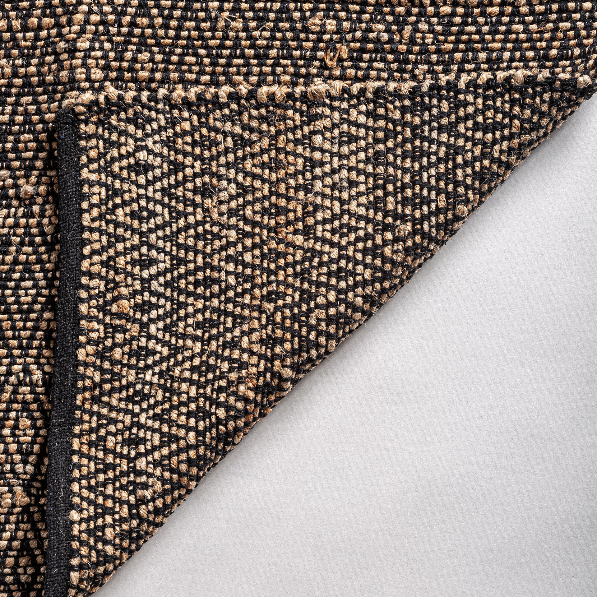 The Elara Carpet — vintage rug in natural jute from Laiyahome