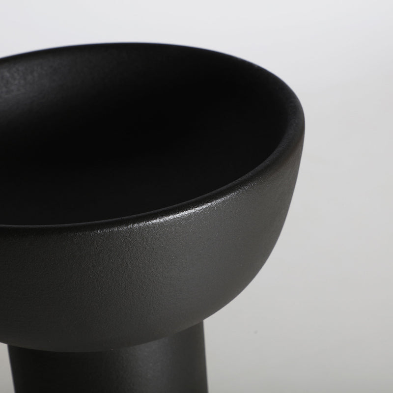 GLESSY VASE in a modern interior setting