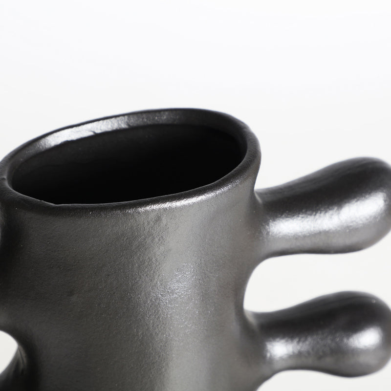 GLESSY VASE in a modern interior setting