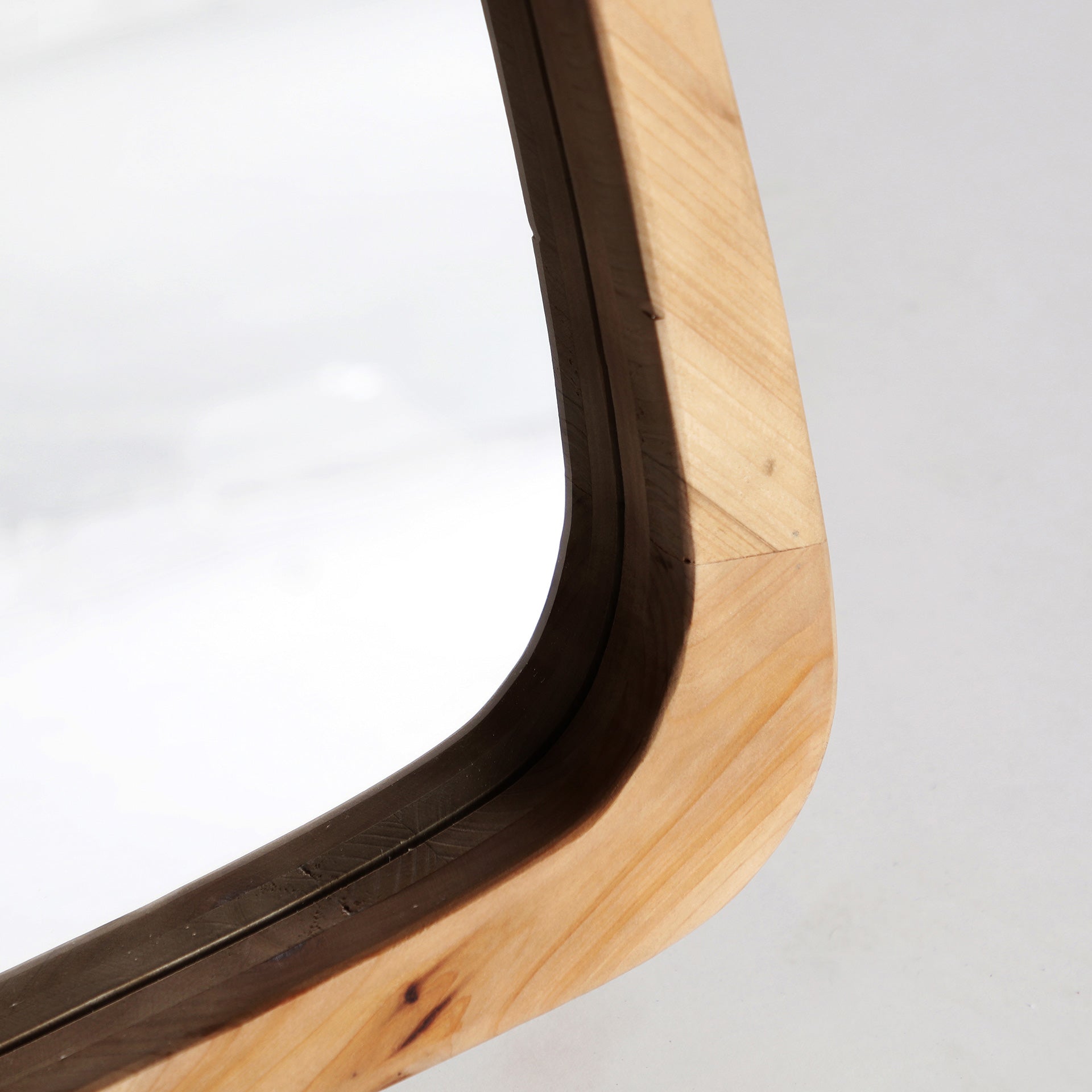 The Lecco Mirror — colonial-modern mirror in solid fir wood from Laiyahome
