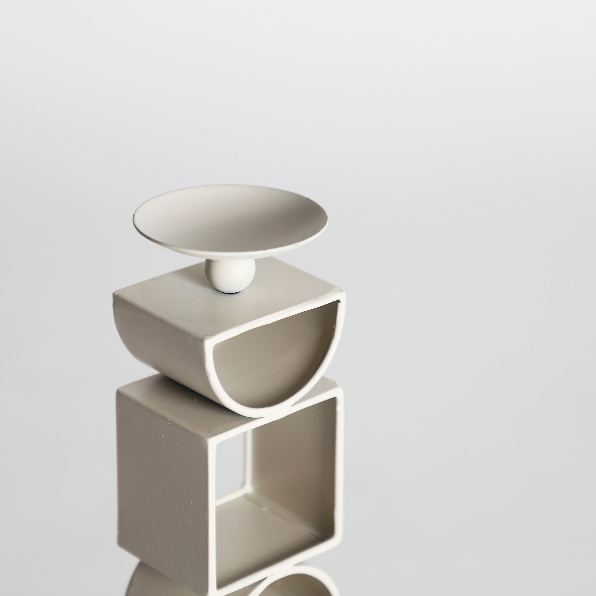 The Greyle Candle Holder — vintage-modern candle holder in solid iron from Laiyahome