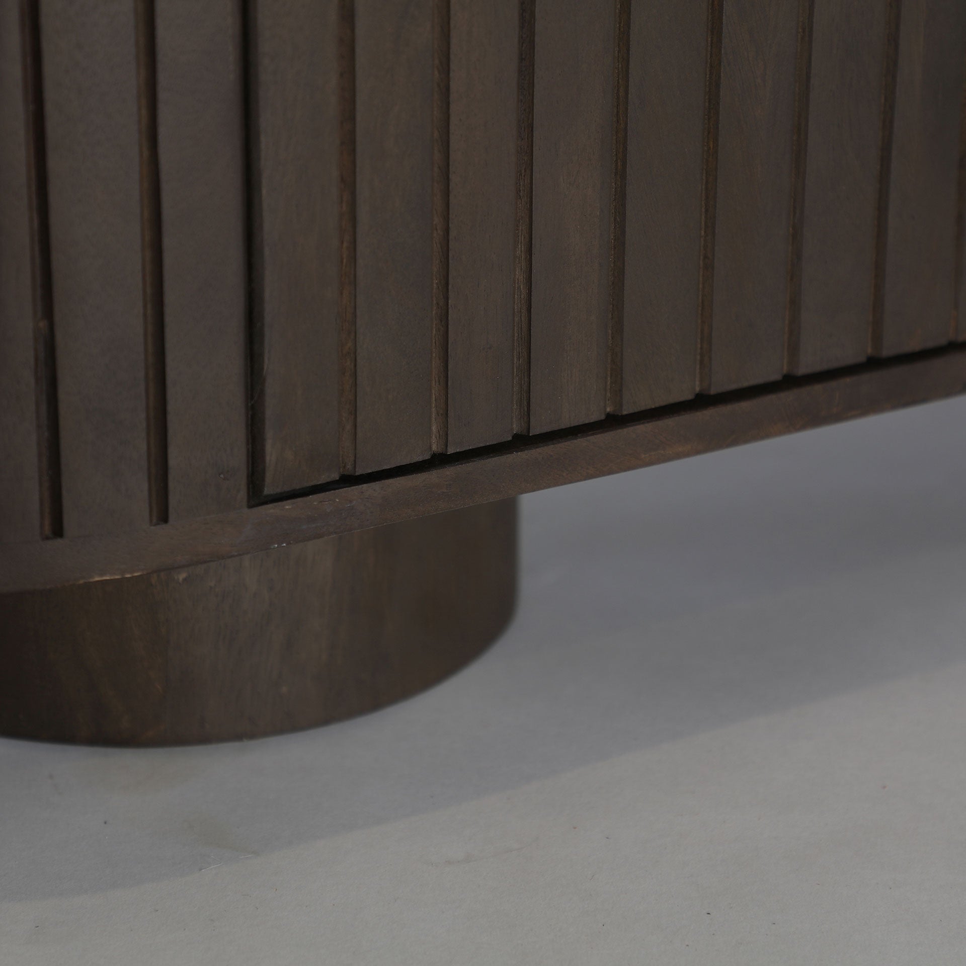 The Kolga Tv Stand — Art Deco media console in solid mango wood from Laiyahome
