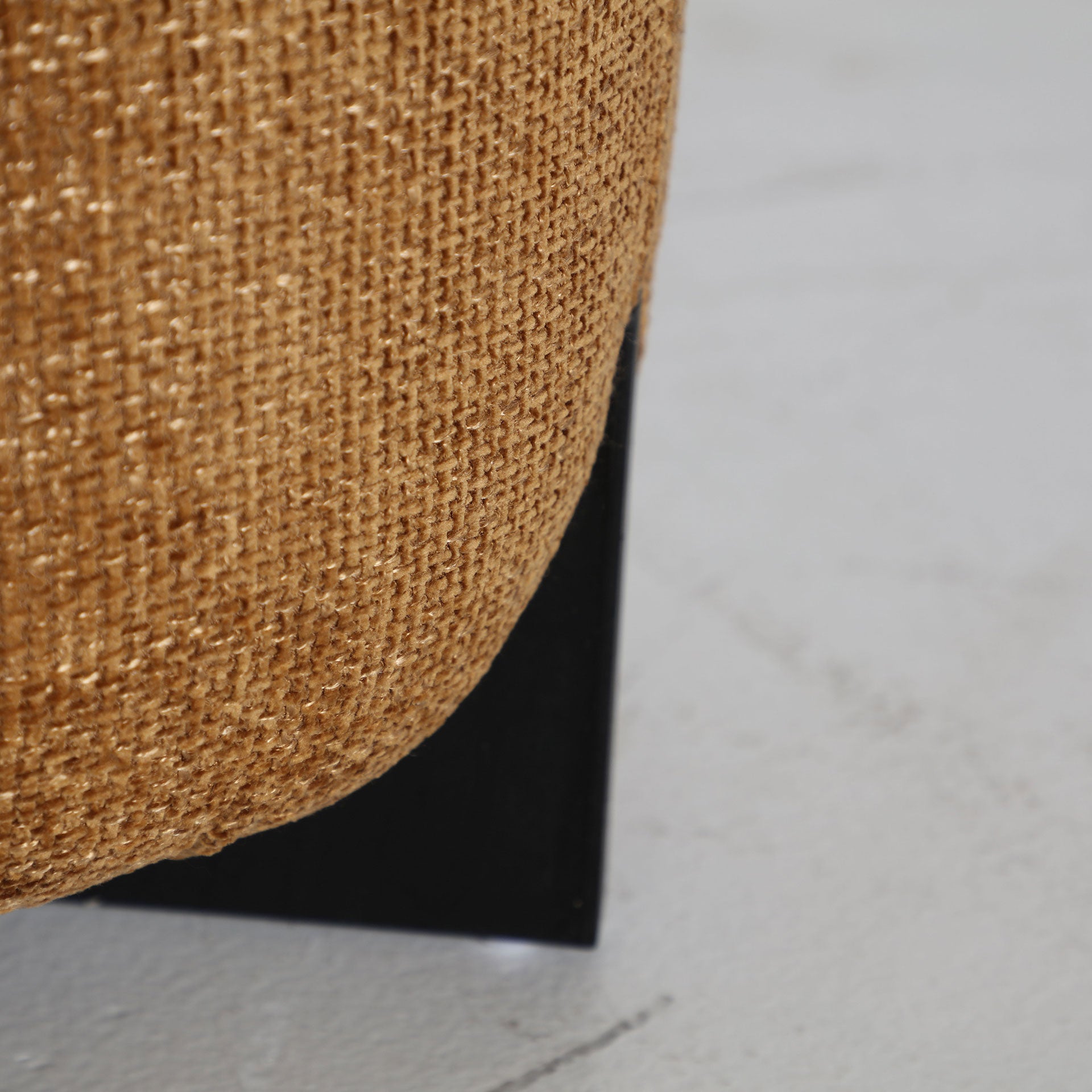 The Souvens Stool — contemporary pouffe in high-performance polyester from Laiyahome