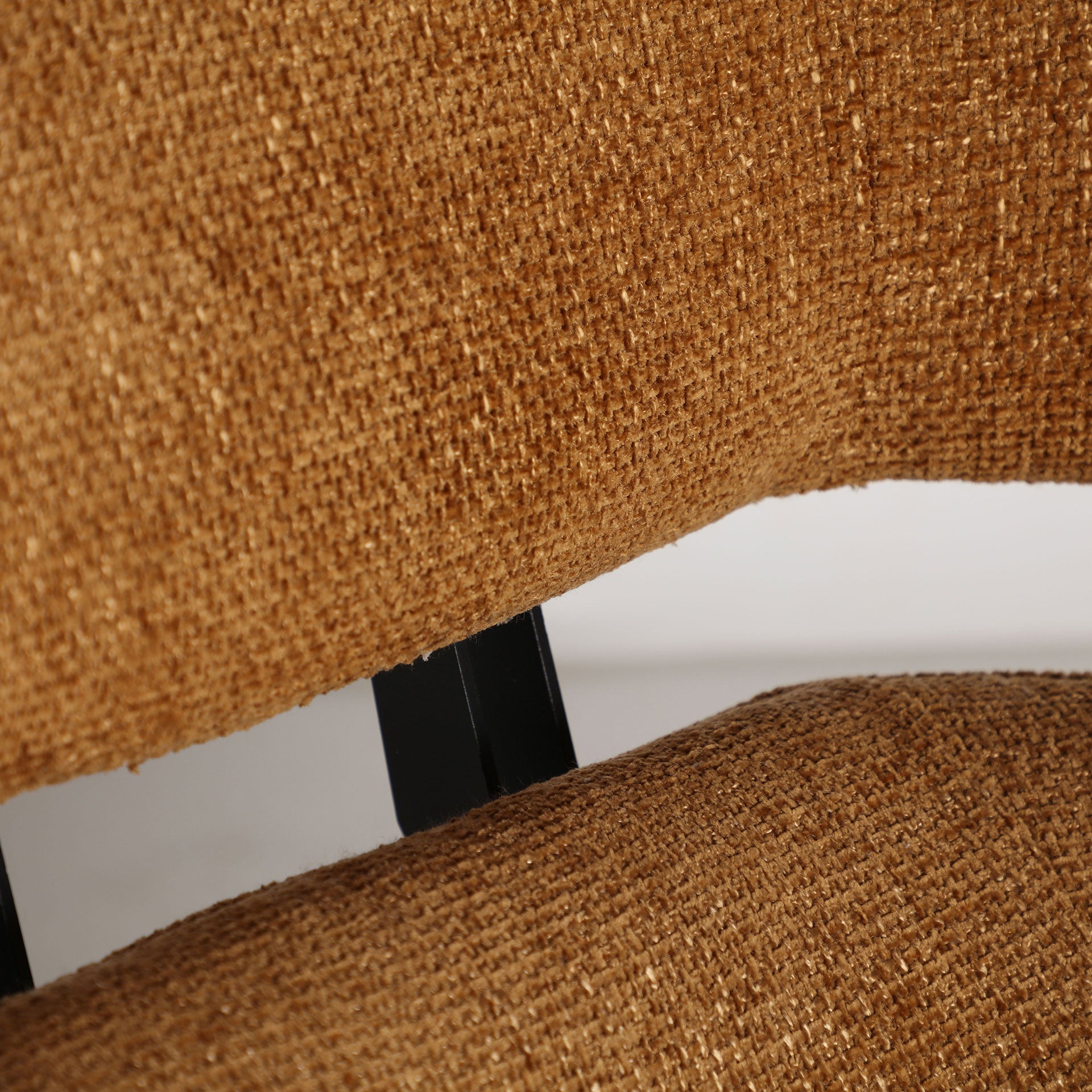 PRIVAS ROTATIVE ARMCHAIR in a modern interior setting