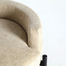 The Mai Pet Bed — classic accent piece in high-performance polyester from Laiyahome