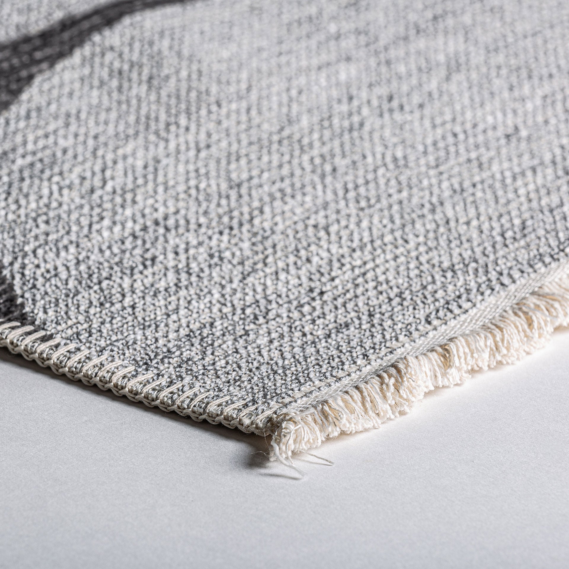 The Camila Carpet — contemporary rug in high-performance polyester from Laiyahome