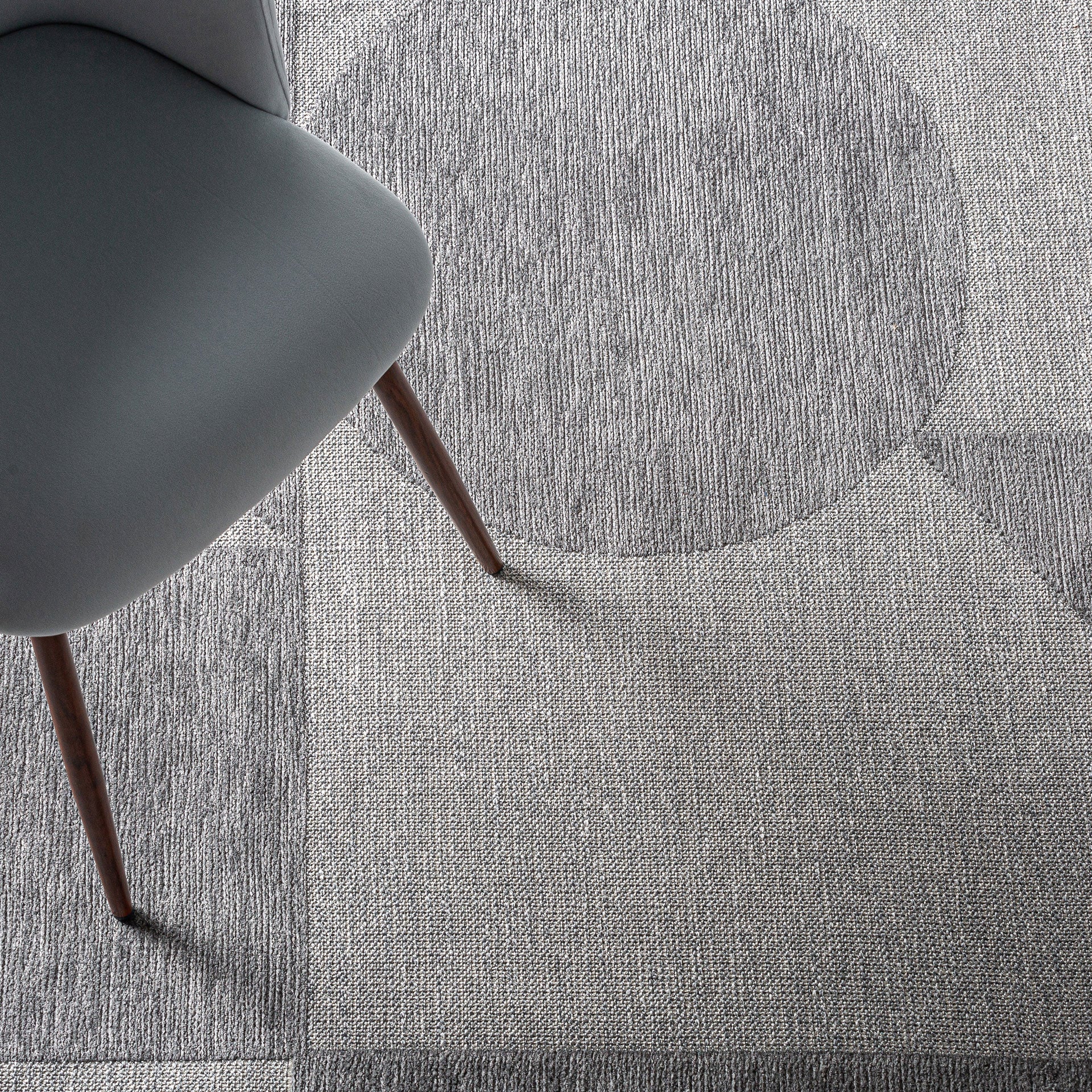 The Camila Carpet — contemporary rug in high-performance polyester from Laiyahome
