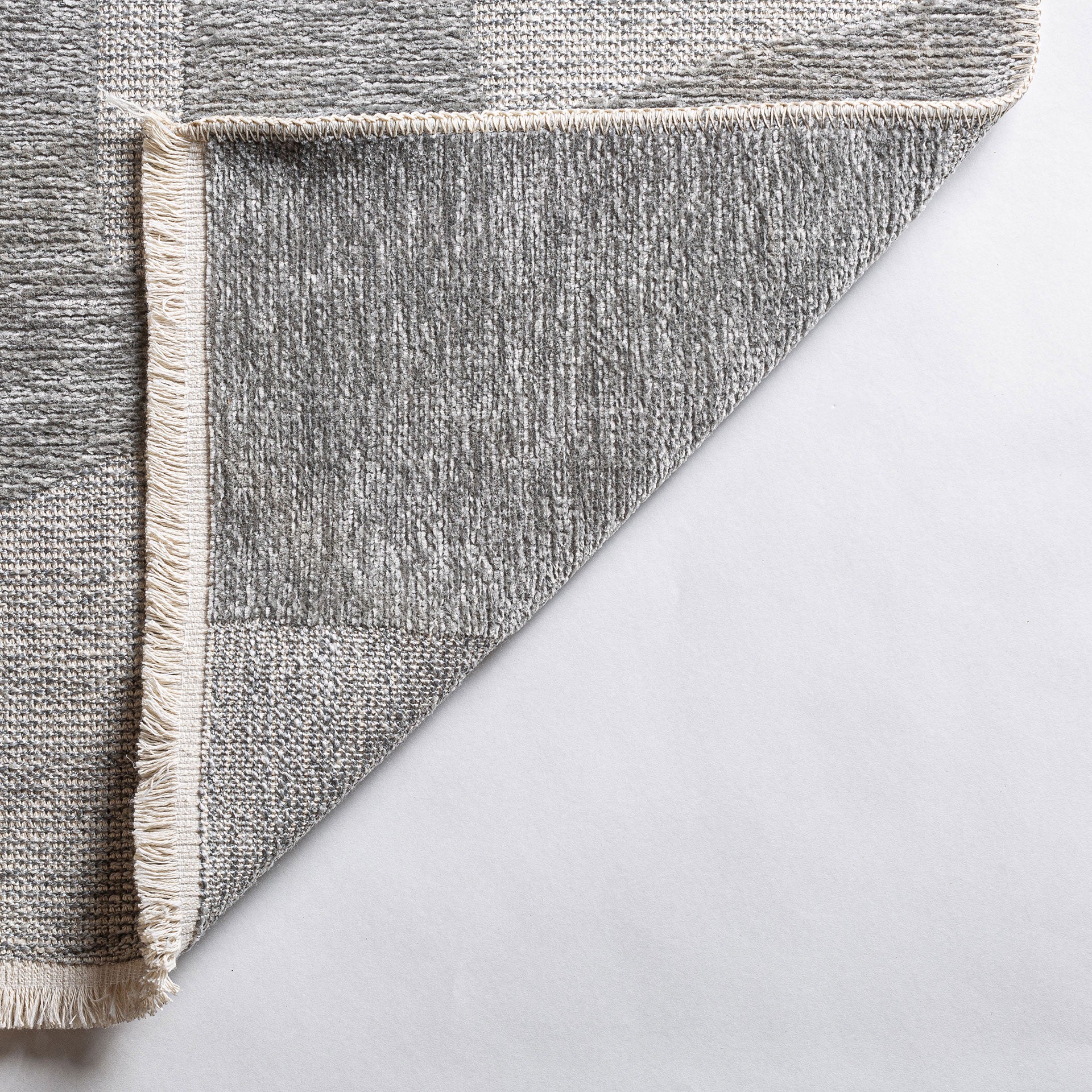 The Nereida Carpet — contemporary rug in high-performance polyester from Laiyahome