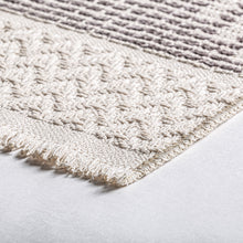 The Pamela Carpet — contemporary rug in high-performance polyester from Laiyahome