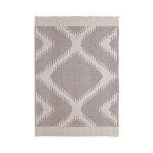 The Pamela Carpet — contemporary rug in high-performance polyester from Laiyahome