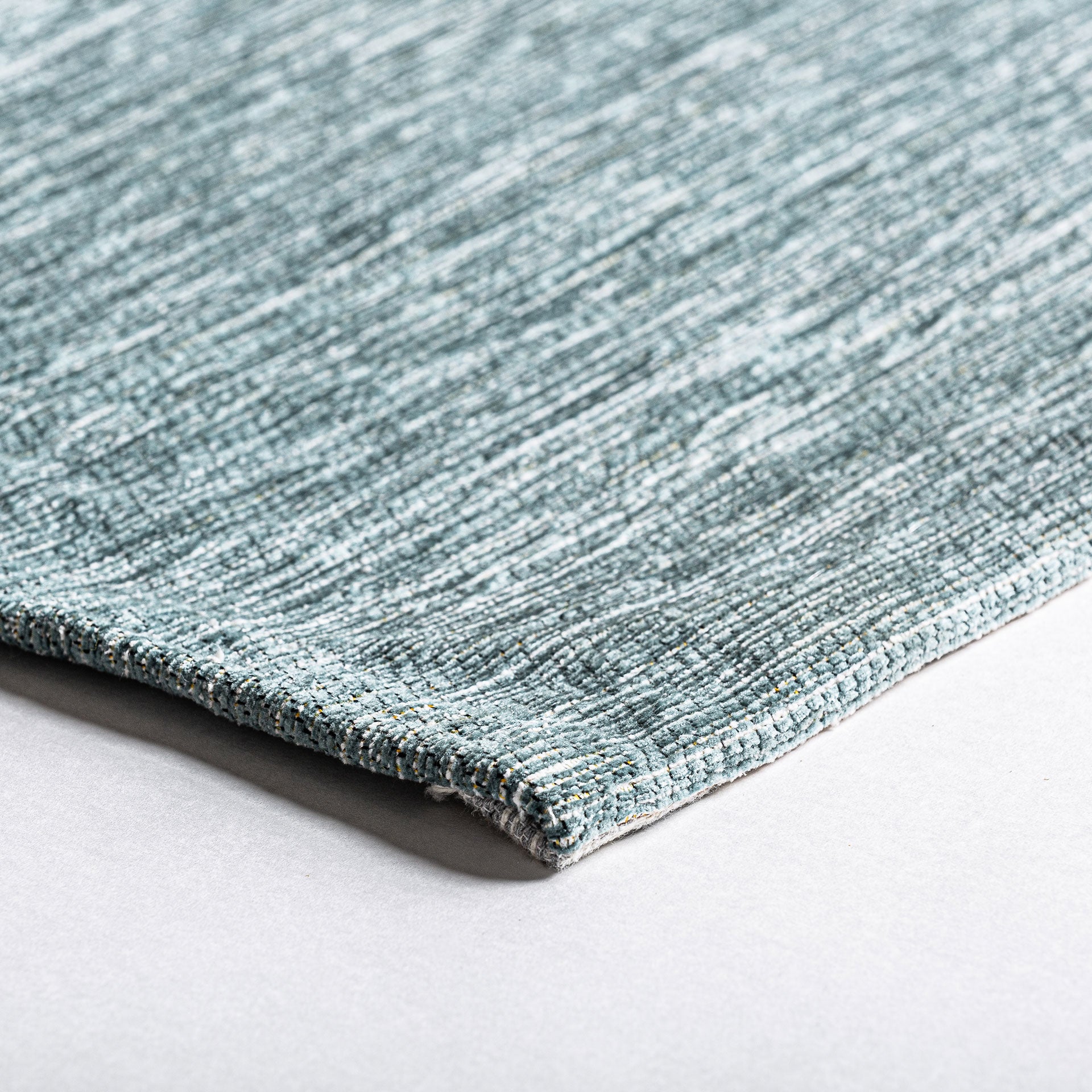 The Lucia Carpet — contemporary rug in high-performance polyester from Laiyahome