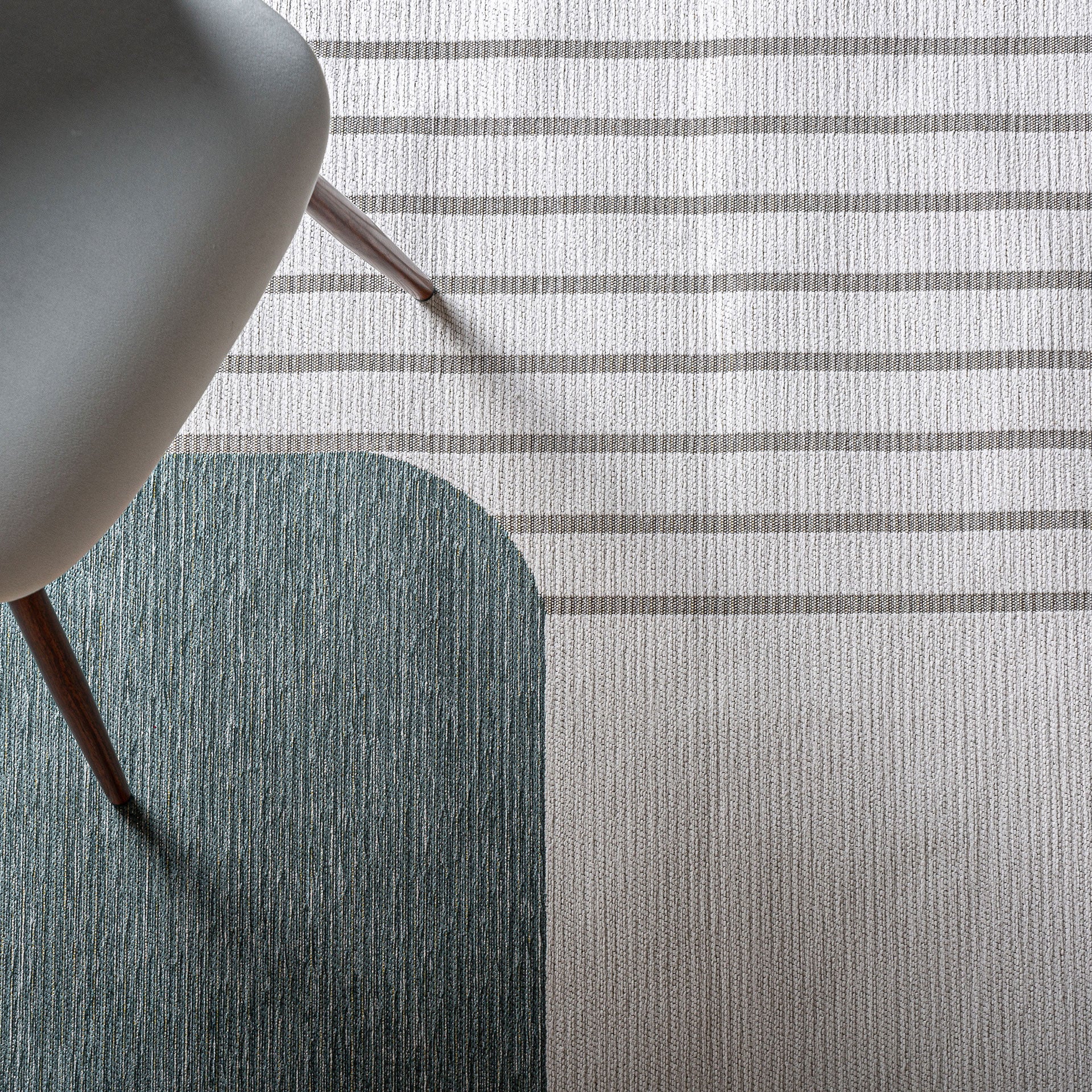 The Lucia Carpet — contemporary rug in high-performance polyester from Laiyahome
