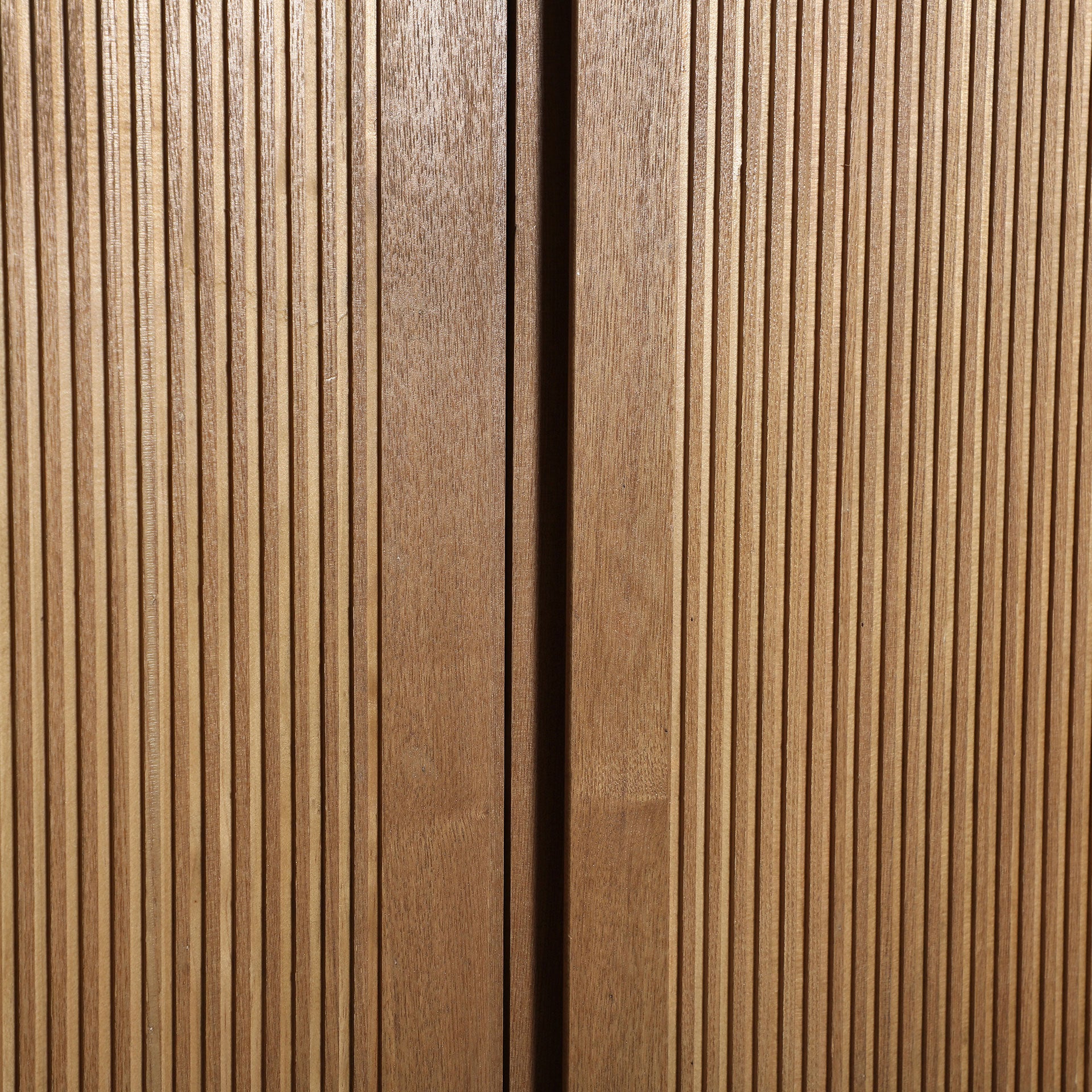 The Copenhague Wardrobe — minimalist cabinet in solid ash wood from Laiyahome