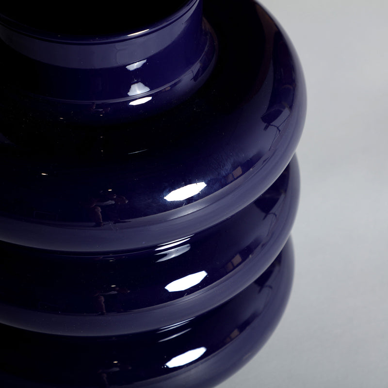 ASLAN VASE in a modern interior setting