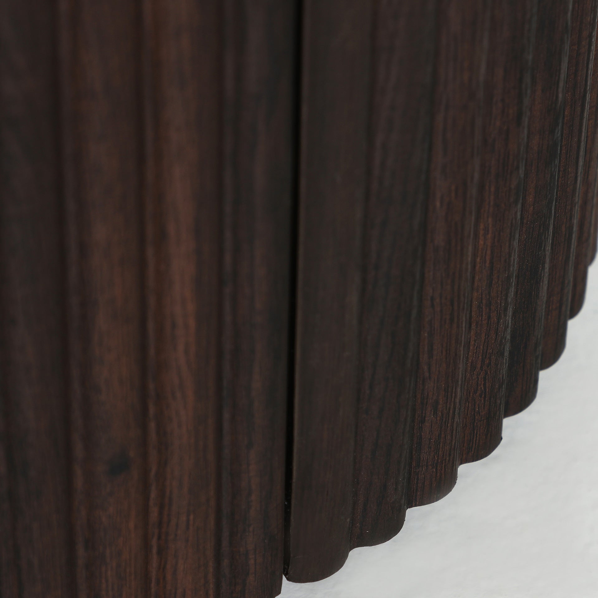 The Verona Tv Stand — contemporary media console in engineered wood with veneer finish from Laiyahome