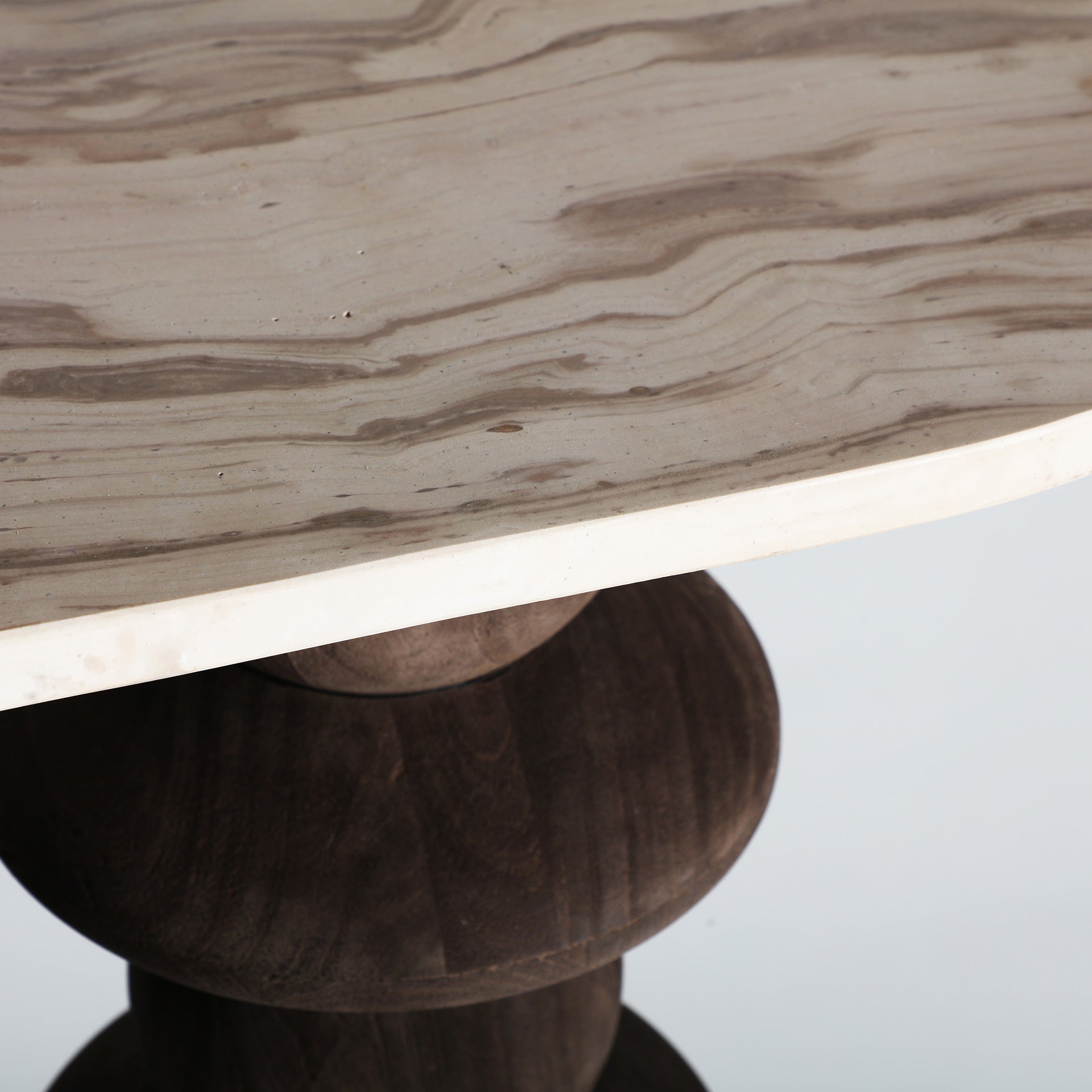 The Vrads Console Table — contemporary console table in solid mango wood from Laiyahome