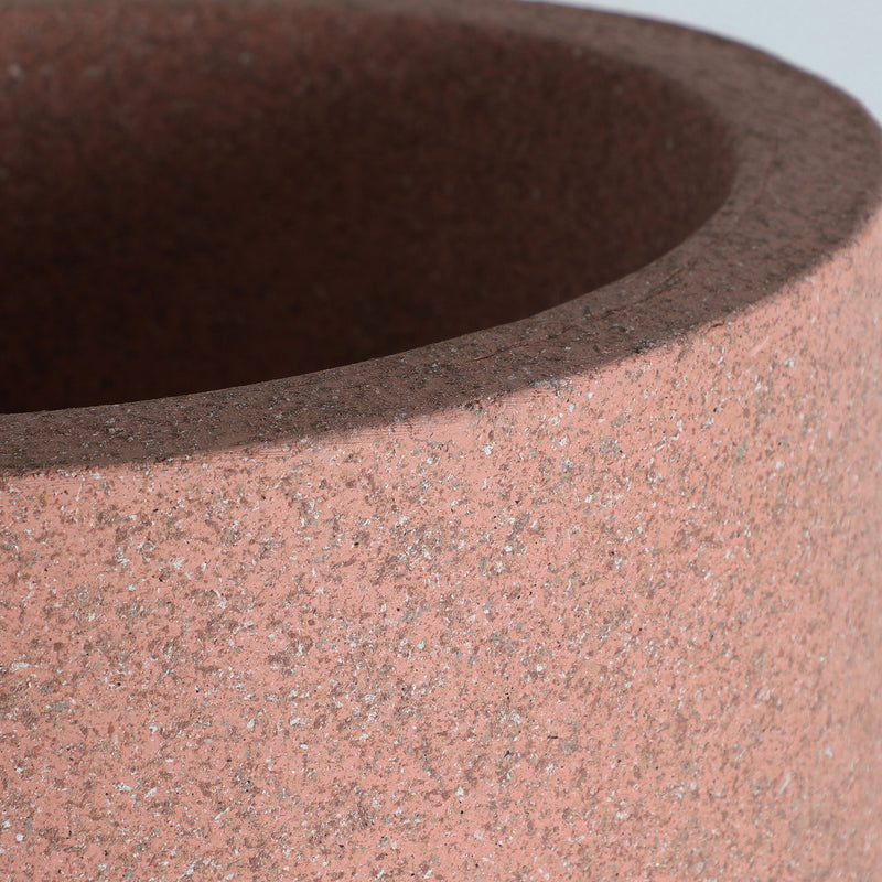The Nivor Plant Pot — contemporary planter in high-grade polyresin from Laiyahome