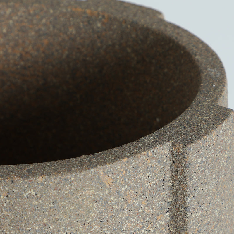 The Lunor Plant Pot — contemporary planter in high-grade polyresin from Laiyahome