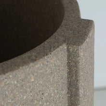 The Lunor Plant Pot — contemporary planter in high-grade polyresin from Laiyahome