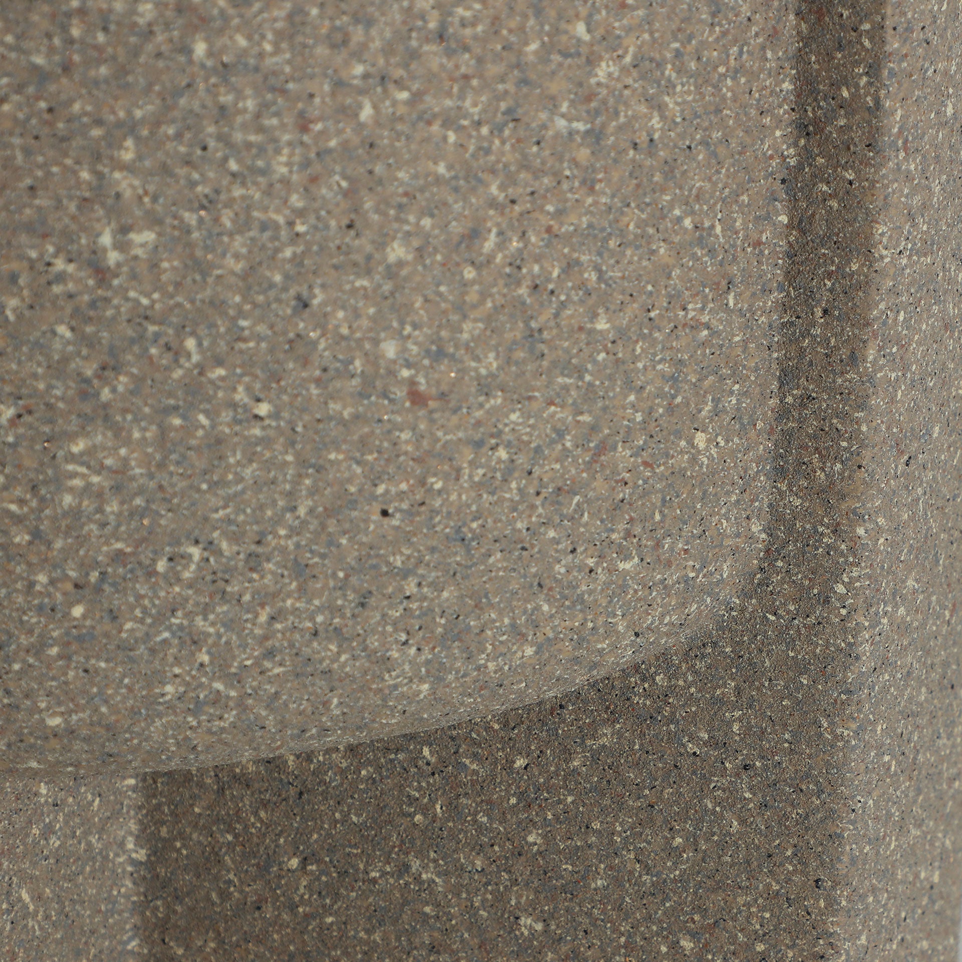 The Lunor Plant Pot — contemporary planter in high-grade polyresin from Laiyahome