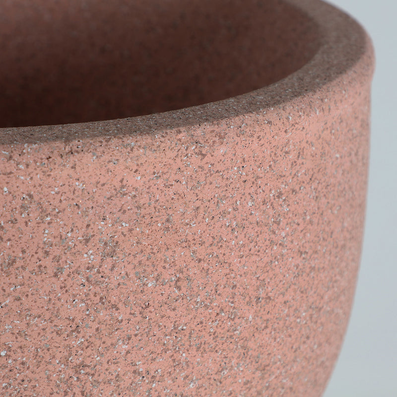 The Nivor Plant Pot — contemporary planter in high-grade polyresin from Laiyahome