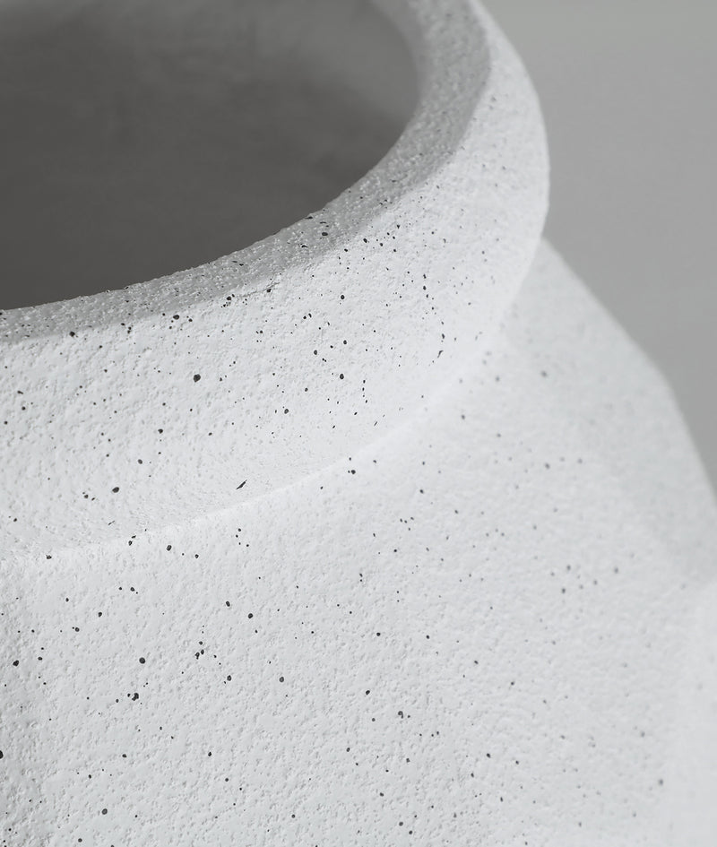 The Elmur Plant Pot — contemporary planter in high-grade polyresin from Laiyahome