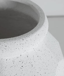 The Elmur Plant Pot — contemporary planter in high-grade polyresin from Laiyahome