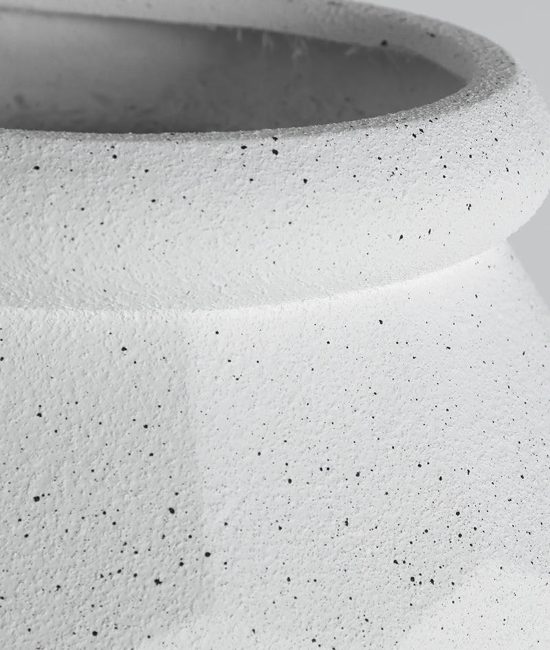 The Elmur Plant Pot — contemporary planter in high-grade polyresin from Laiyahome
