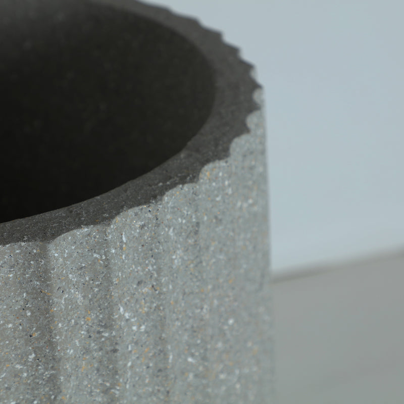The Sanden Plant Pot — contemporary planter in high-grade polyresin from Laiyahome