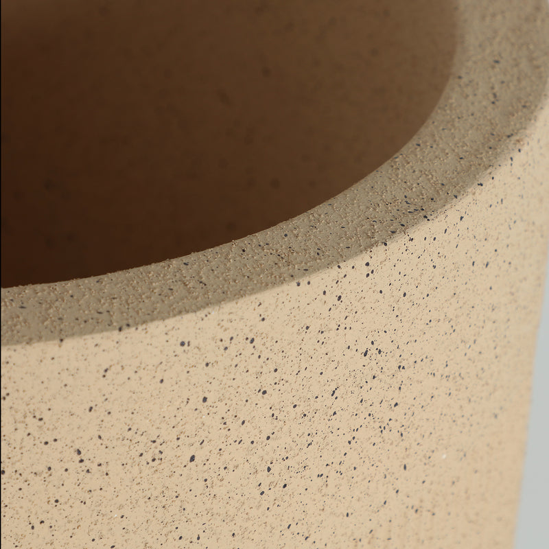 The Kavan Plant Pot — contemporary planter in high-grade polyresin from Laiyahome