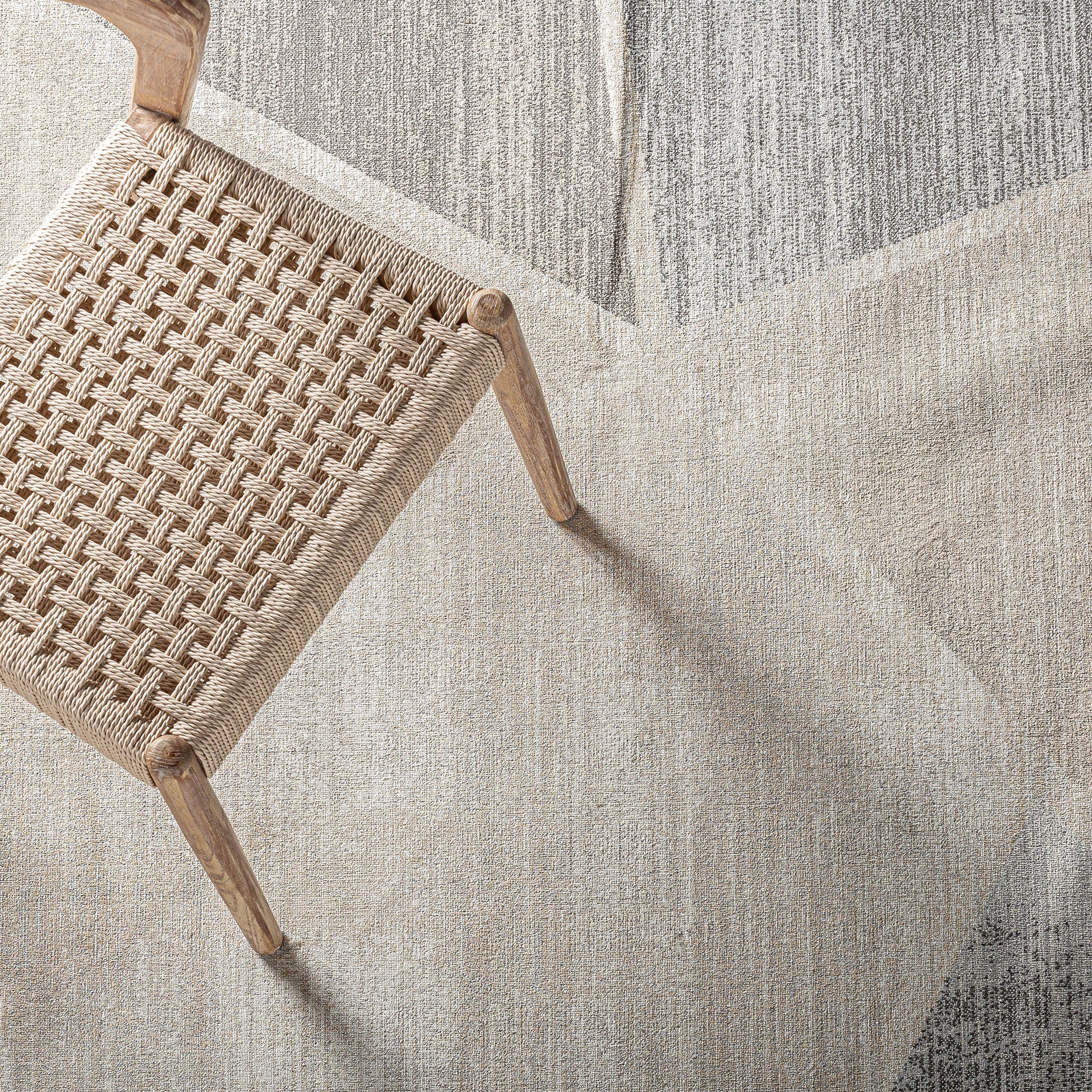 The Elda Carpet — modern rug in viscose blend from Laiyahome