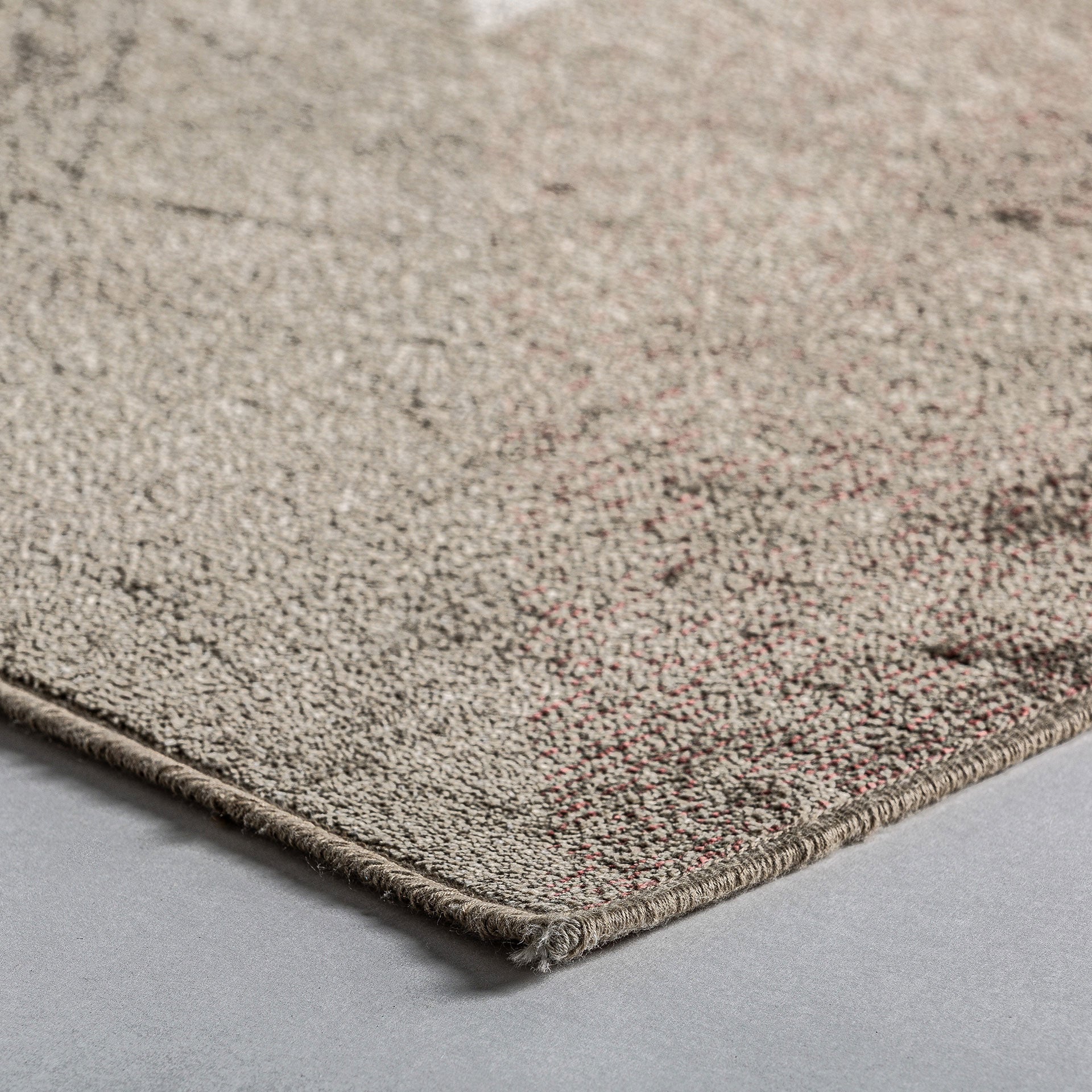 The Idara Carpet — modern rug in viscose blend from Laiyahome